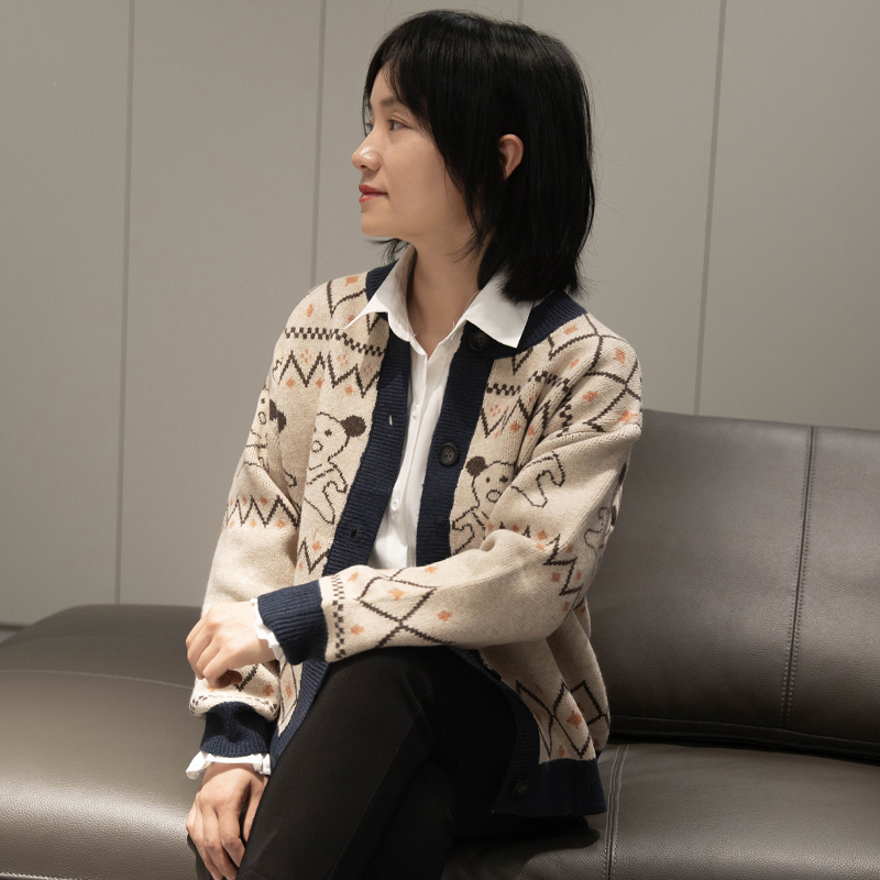 开衫女长袖针织衫春秋拼色卡通图案毛衣外套显气质