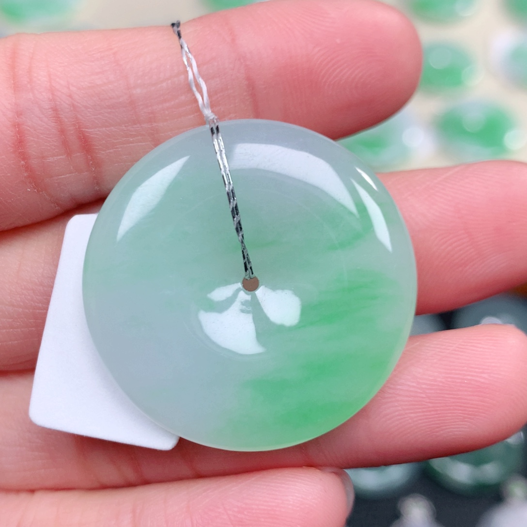 翡翠未镶嵌颈饰30.8-5.5