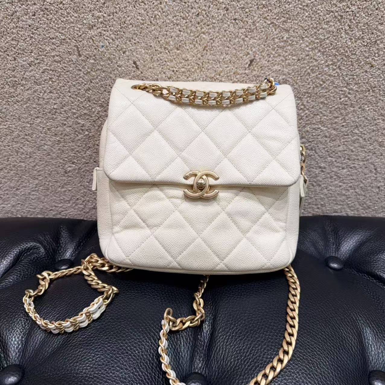99新 Chanel/香奈儿 22p 白金Ado 荔枝牛皮双肩包！芯片款