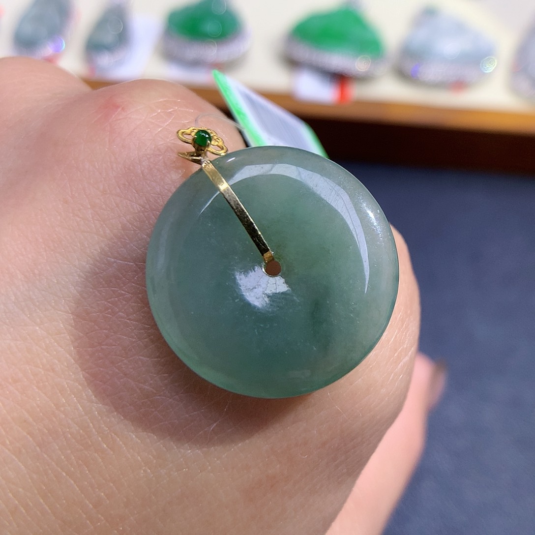 翡翠颈饰18K金镶嵌平安扣