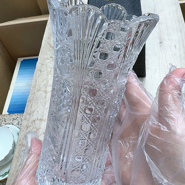 瓷片瓷器。              