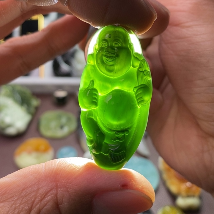 蛇纹石玉颈饰未镶嵌