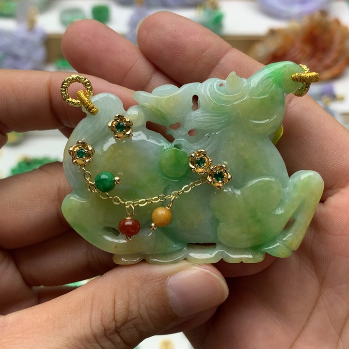 颈饰未镶嵌翡翠翡翠