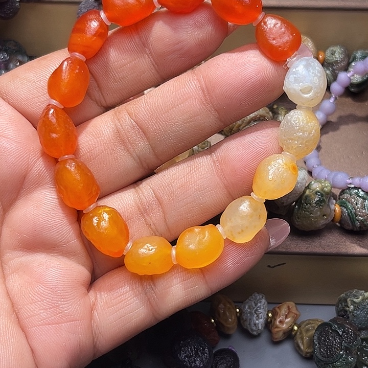 阿拉善彩玛瑙手串