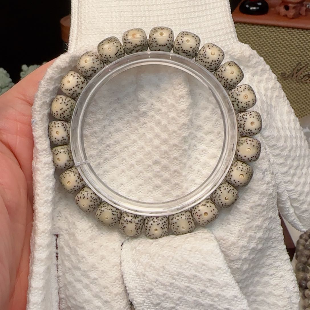 星月菩提手串绿包白大眼睛10*9