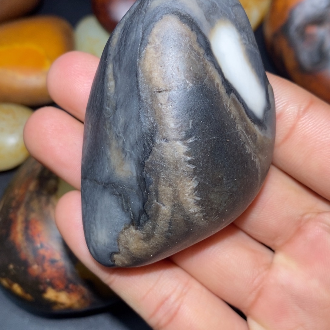 和田玉未镶嵌珠宝奇石