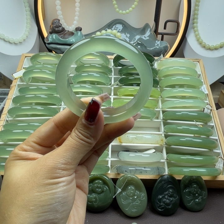 风***铃岫玉未镶嵌手镯岫玉