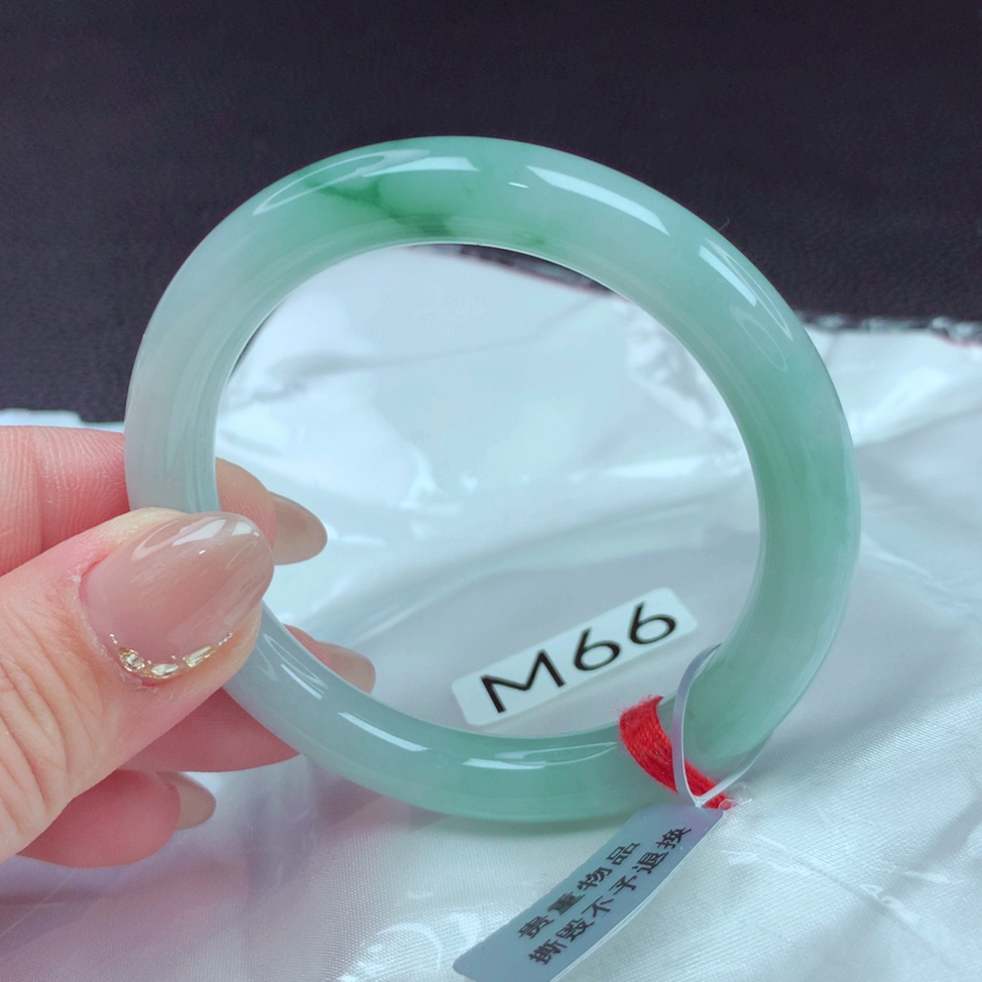 翡翠手镯未镶嵌手镯88