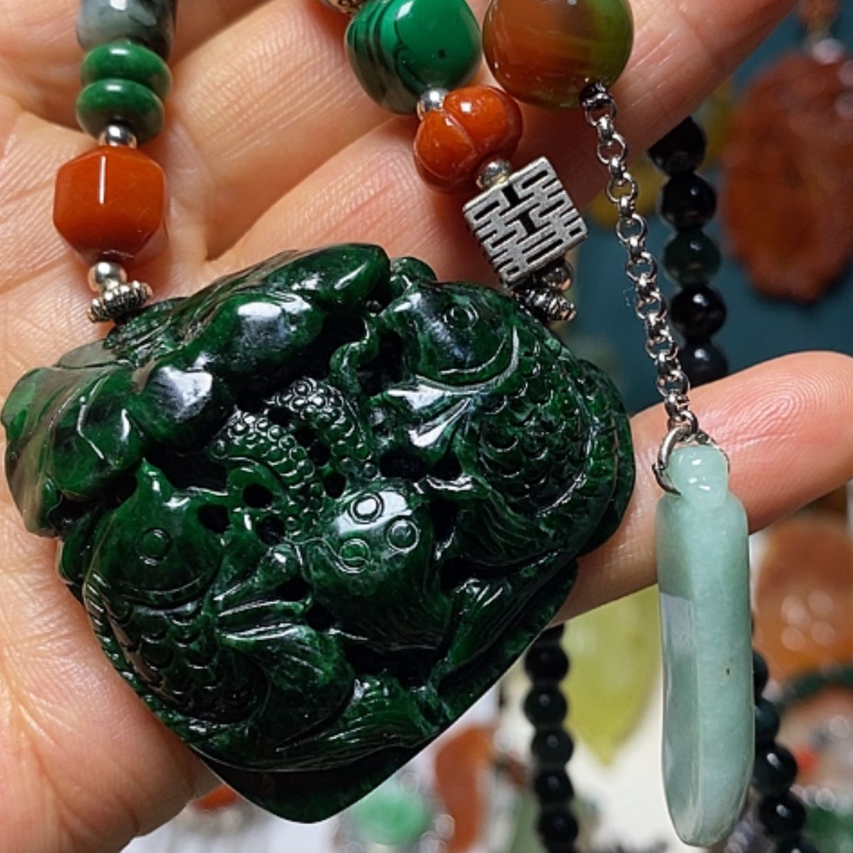 【闪购商品】蛇纹石玉未镶嵌颈饰