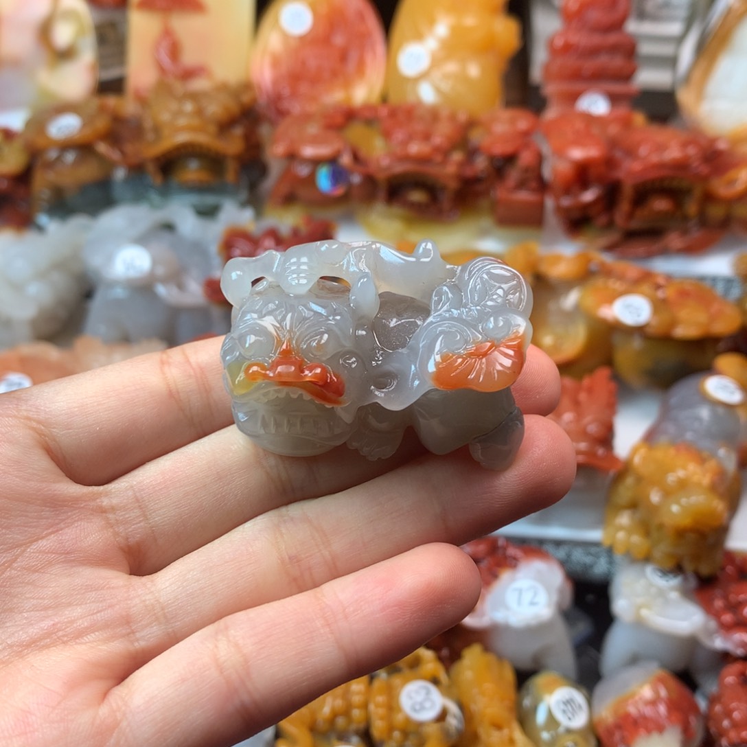 石英质玉（黄龙玉）未镶嵌挂件