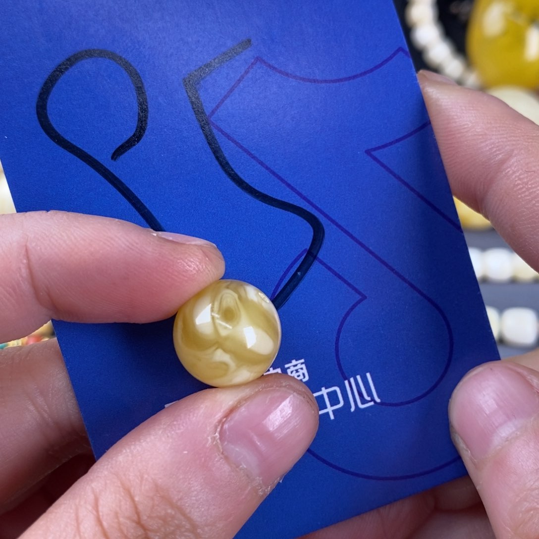 蜜蜡裸石未镶嵌明*蜜蜡