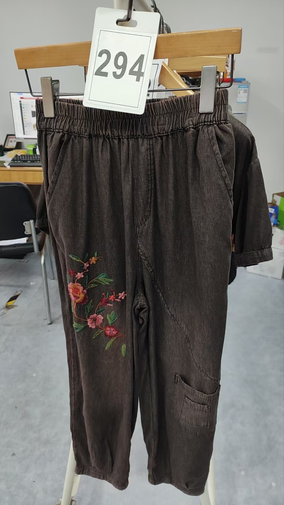 294-牛仔时尚休闲宽松时尚裤子