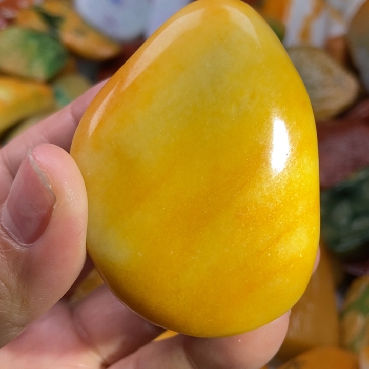 翡翠未镶嵌颈饰缅甸