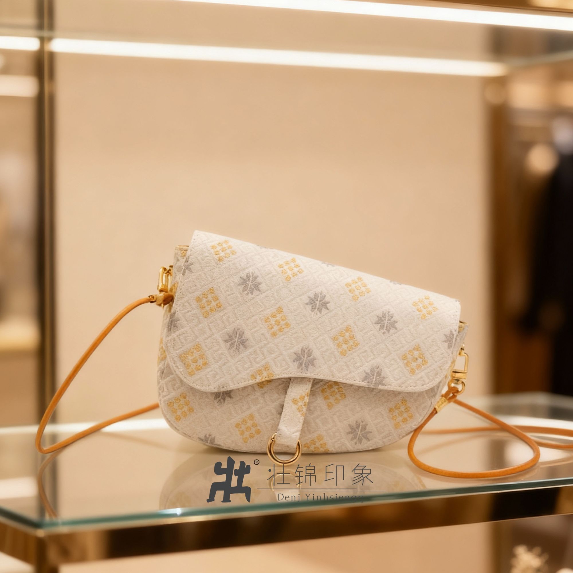 广西壮锦马鞍包斜挎包轻奢百搭斜跨包时尚新中式磁扣单肩小包包