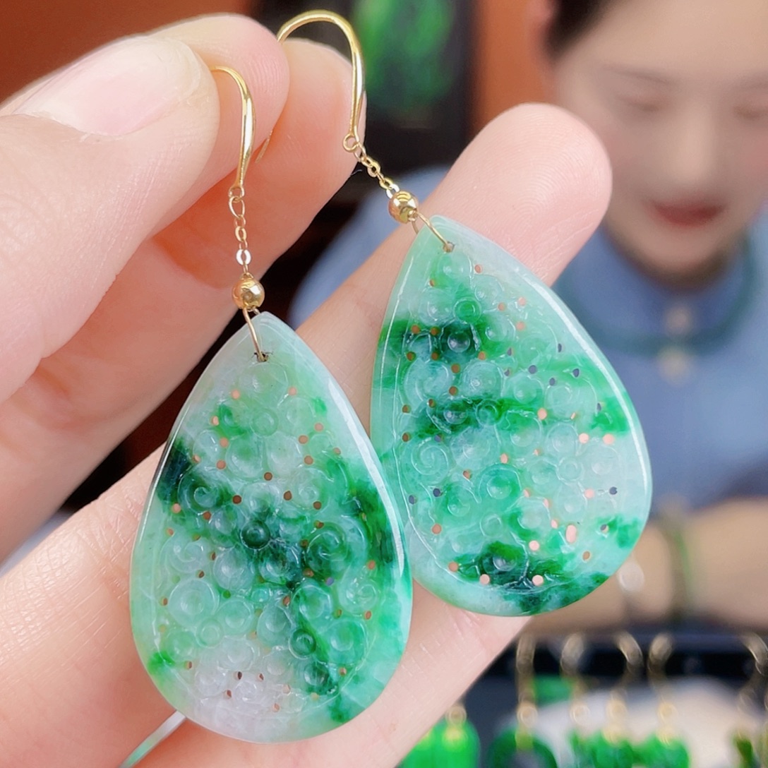 翡翠18K金镶嵌耳饰