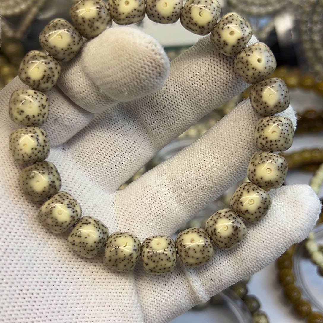 星月菩提手串灰包白大眼睛11✖️10