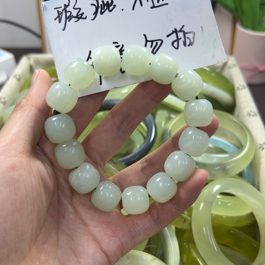 蛇纹石玉手镯未镶嵌251