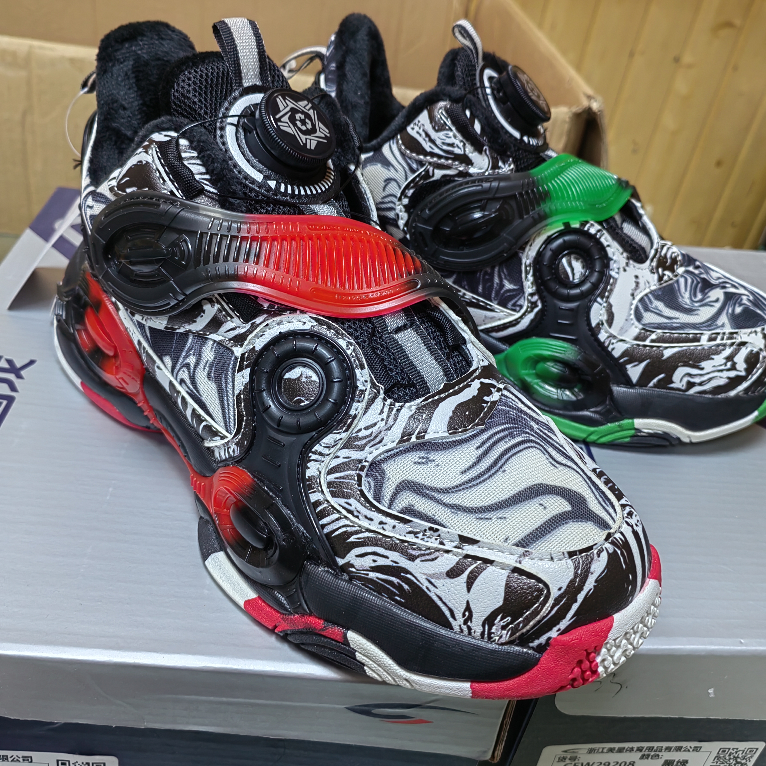 西西龙篮球异型鞋二棉网薄绒 篮球鞋纽扣特价