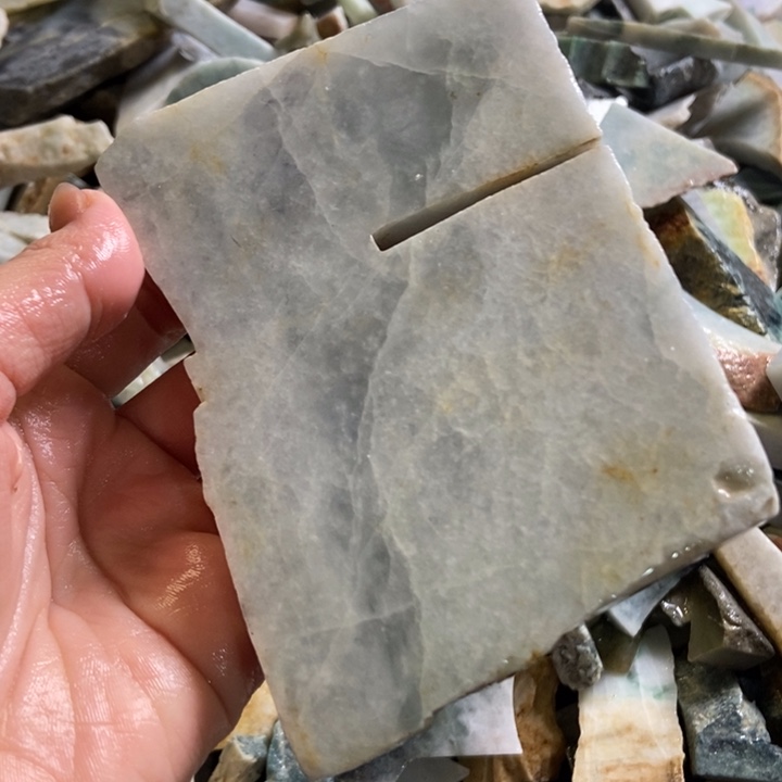 翡翠颈饰未镶嵌天然翡翠