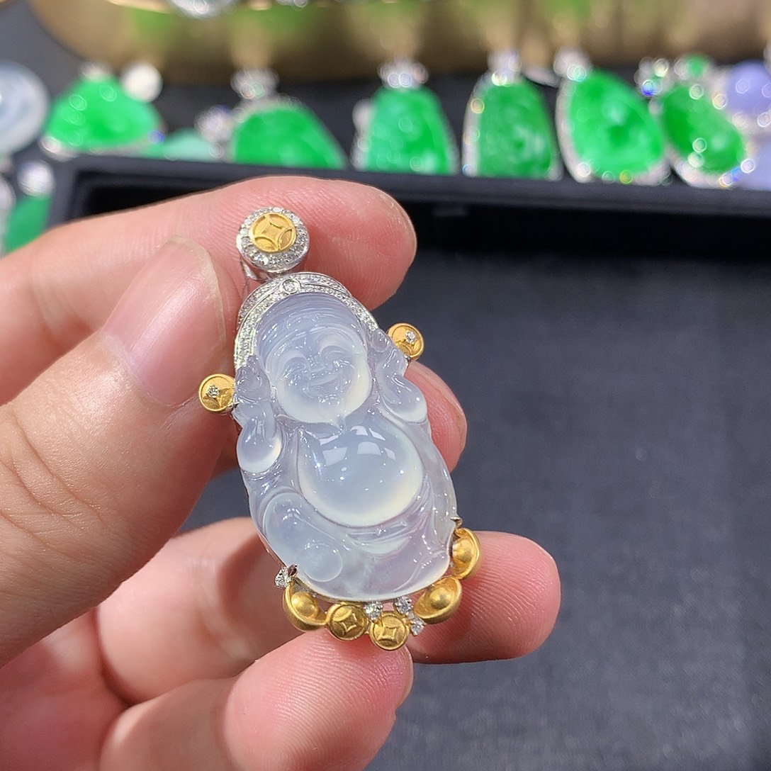 翡翠18K金镶嵌颈饰