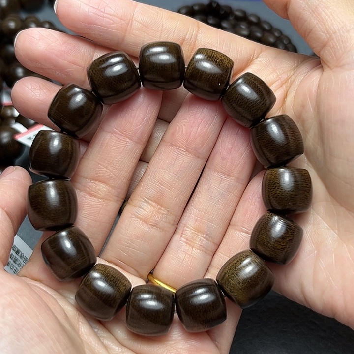 沉香手串h****淡白棋玉化