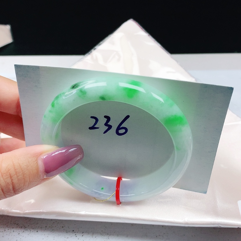 【闪购商品】翡翠手镯未镶嵌 正圈53