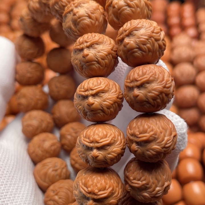 猴头核桃吊坠流****泪斗战胜佛