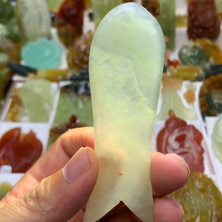 蛇纹石玉未镶嵌珠宝半成品