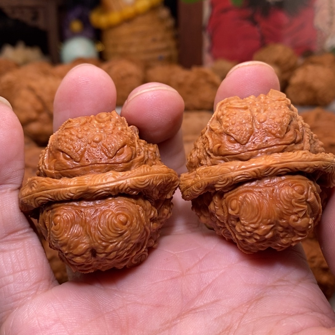 文玩核桃把件纯手工雕刻金蟾