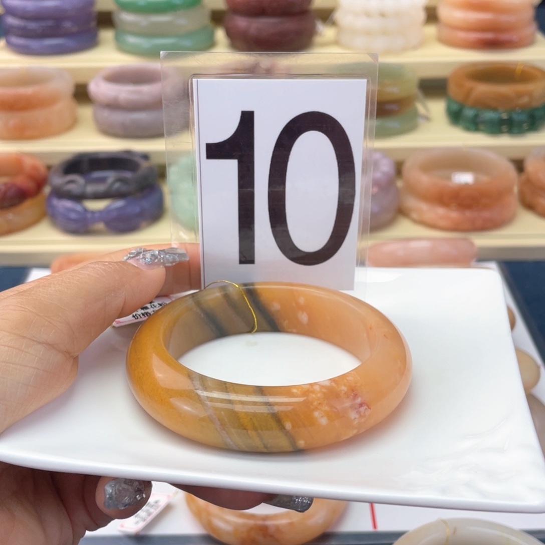 石英质玉未镶嵌手镯