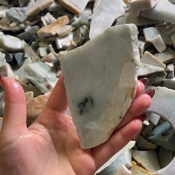 翡翠颈饰未镶嵌天然翡翠