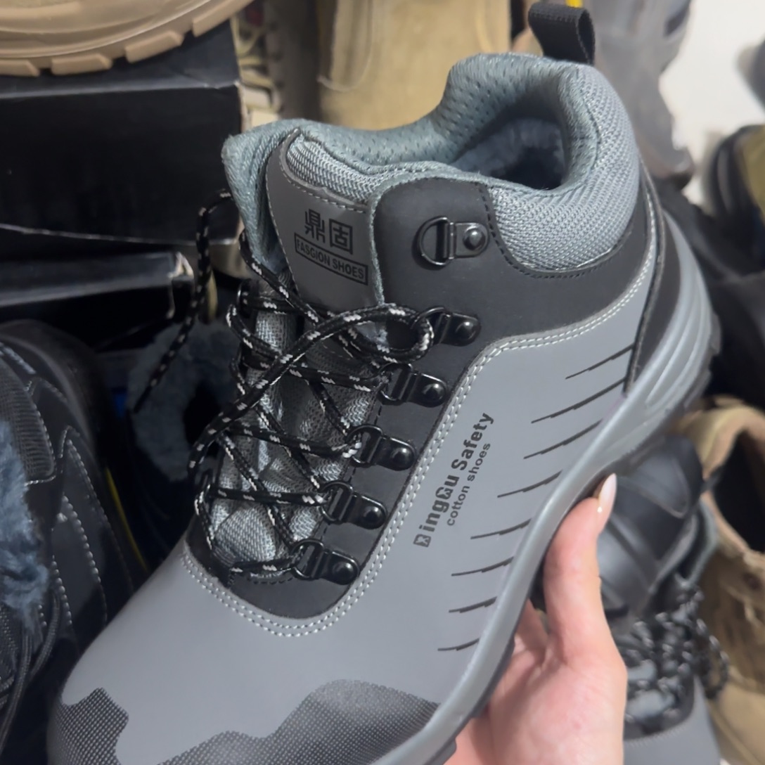 38码灰皮中高帮某固棉鞋