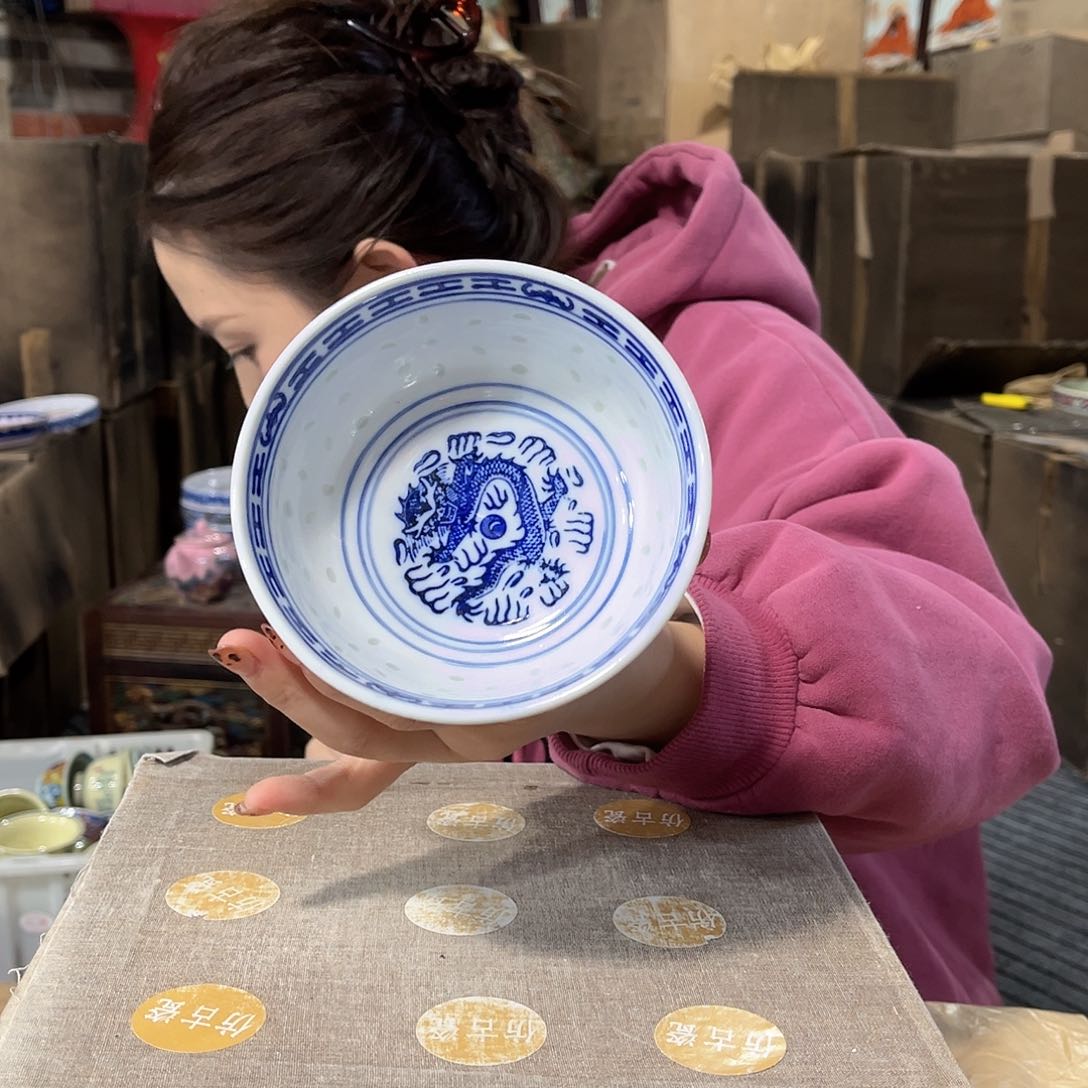 摆件//////景德镇陶瓷瓷器。12.5厘米。