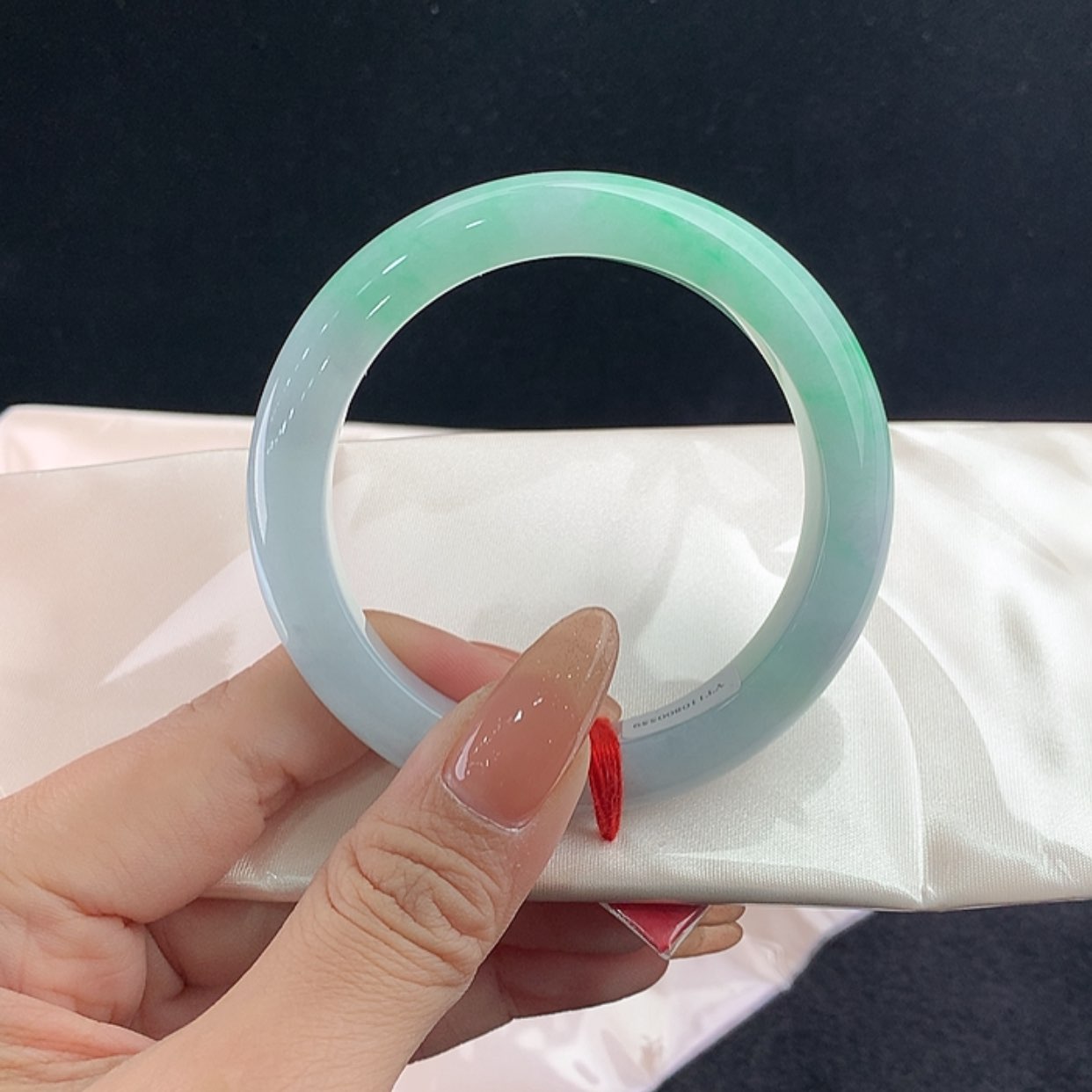 【闪购商品】未镶嵌手镯翡翠正57