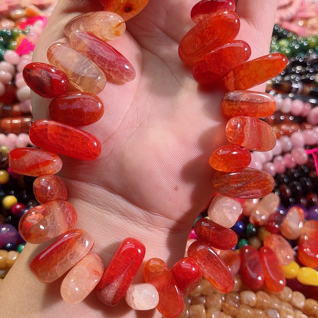 玛瑙/玉髓未镶嵌珠宝半成品龙鳞玛瑙长牙一条