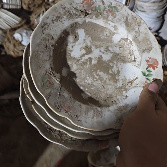 茶盏陶瓷盘子碗啥都有