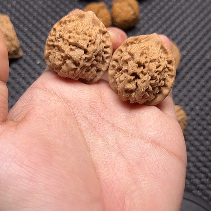 文玩核桃吊坠小官帽