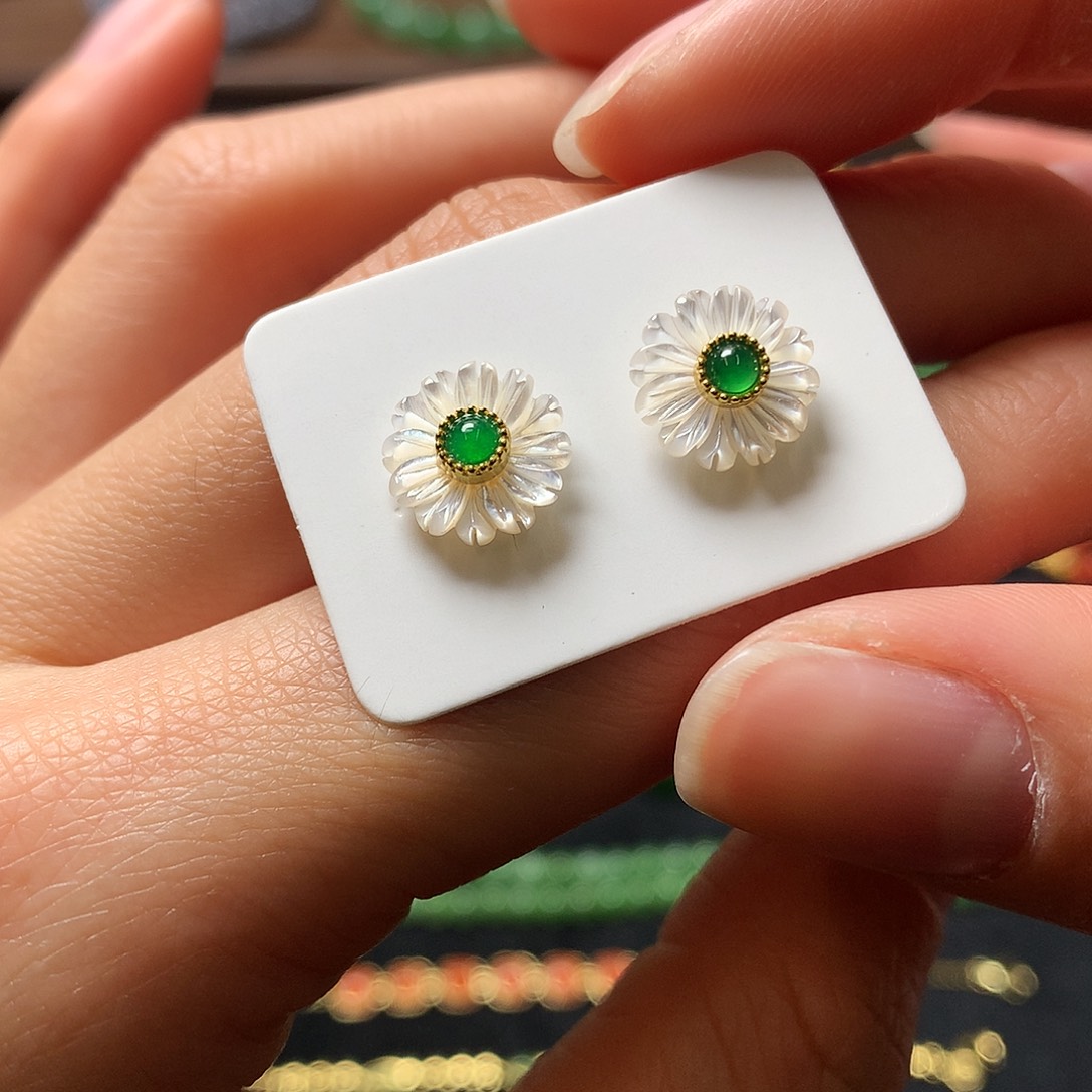 翡翠耳饰银S925镶嵌翡翠耳饰