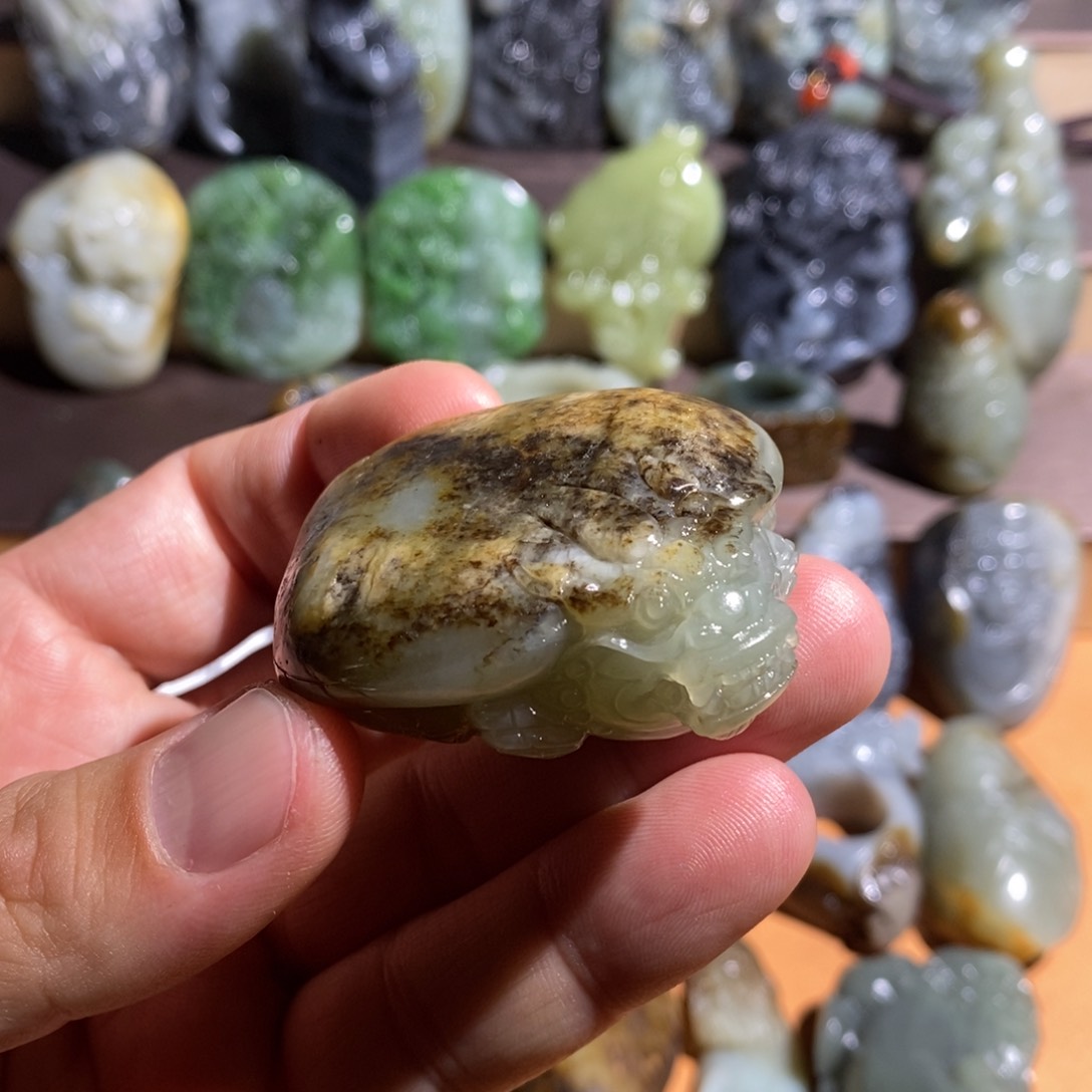 和田玉未镶嵌把件戏**生