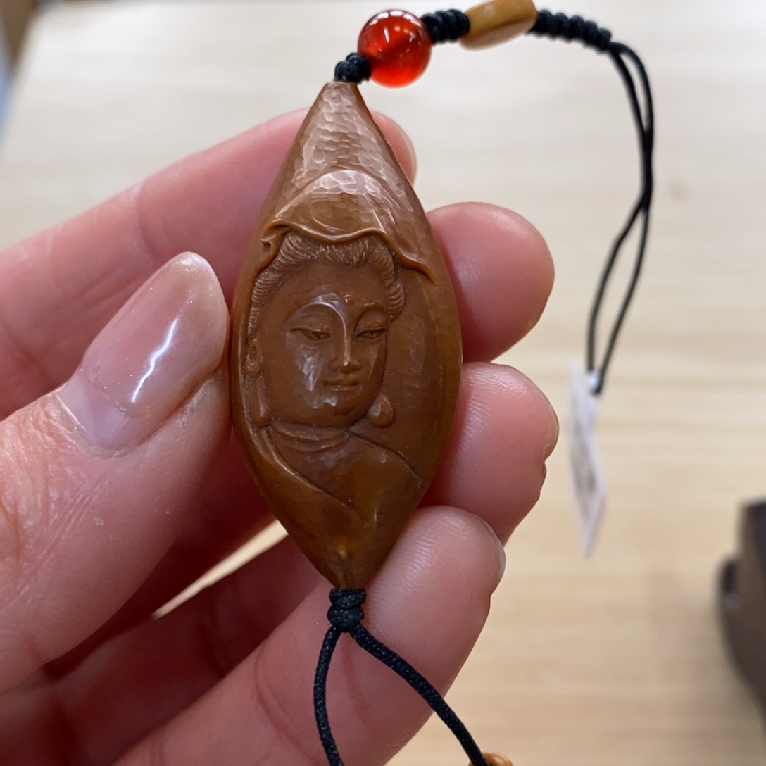 橄榄核吊坠浮雕观音