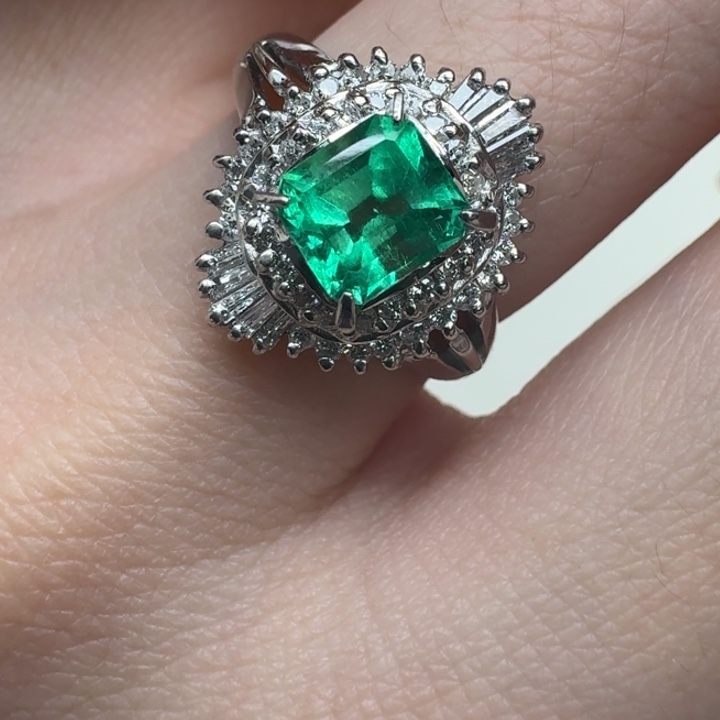 祖母绿戒指未镶嵌