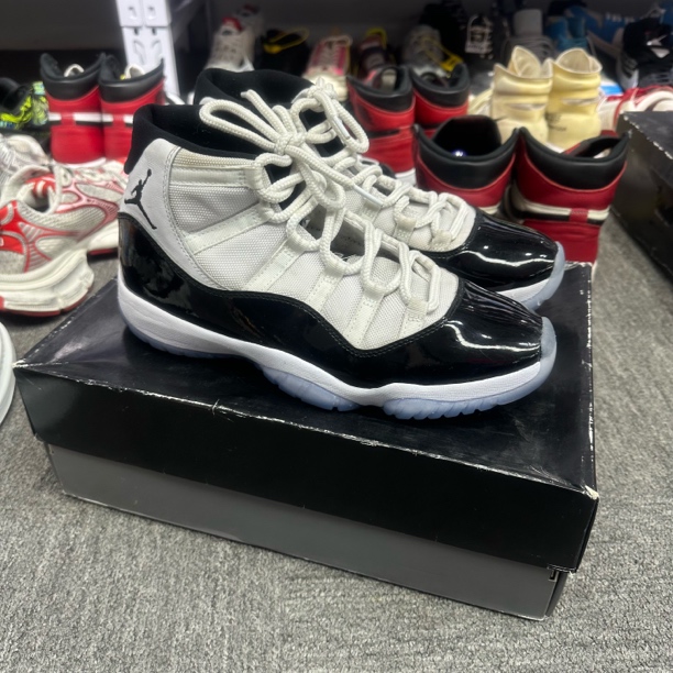 95新 AIR JORDAN 44码 原盒 aj11康扣配色 球鞋