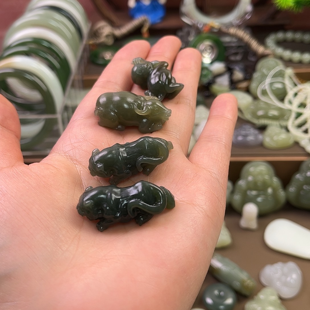 和田玉（糖玉）颈饰未镶嵌