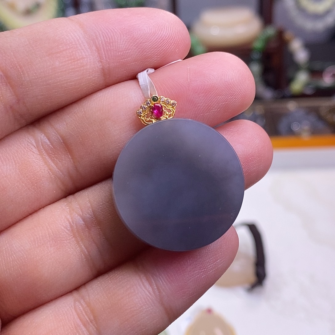 和田玉收藏级烟紫高冰浓紫金镶圆牌吊坠未镶嵌