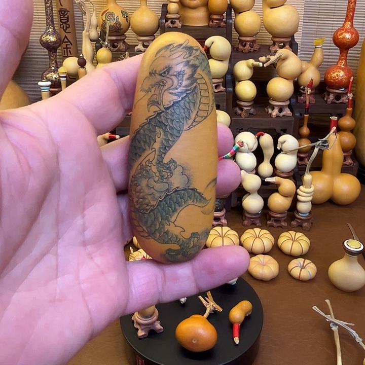 钱***量灵韵葫芦精品手把件