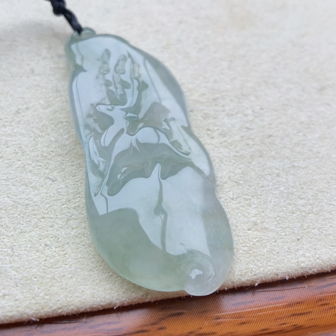 翡翠未镶嵌颈饰吊坠