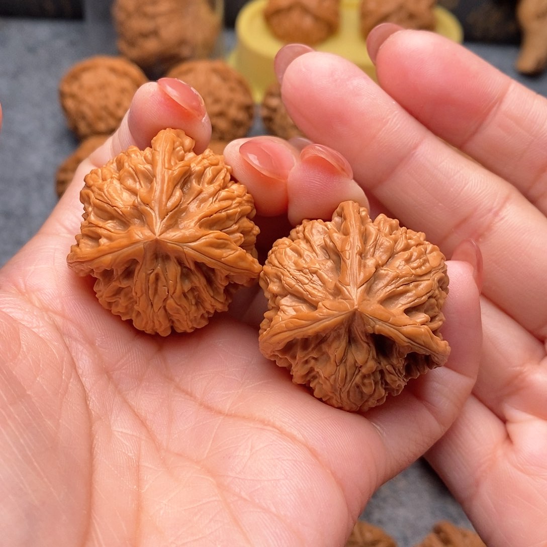 文玩核桃把件精品御龙粗筋三棱38全品