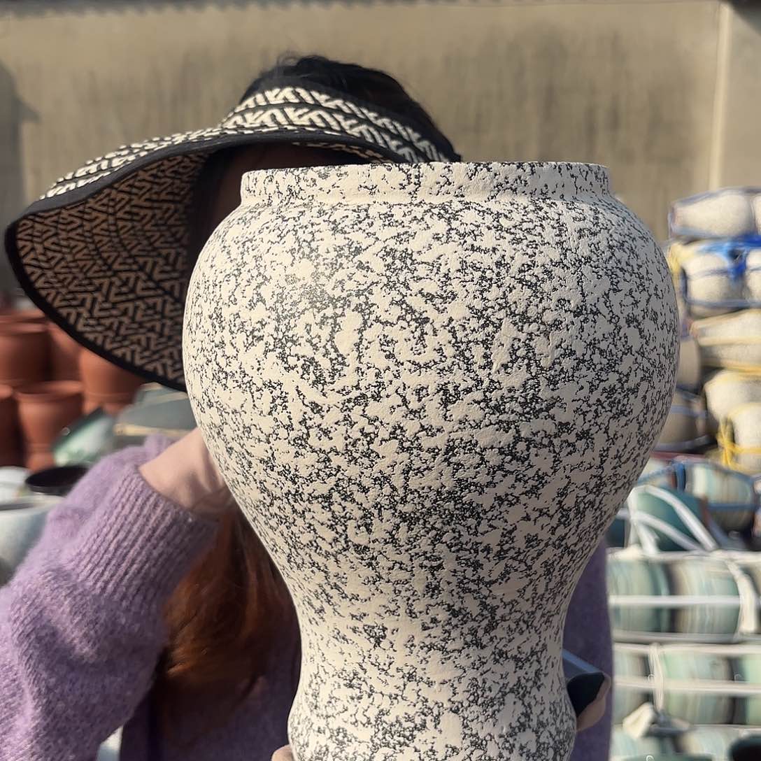 口径16高度27一个白泼墨鱼尾