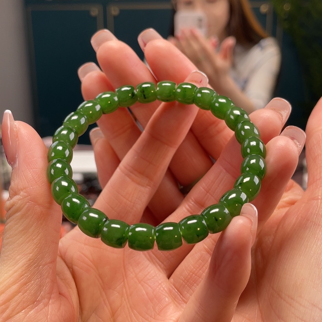 和田玉手串未镶嵌俄碧玉卡7.8