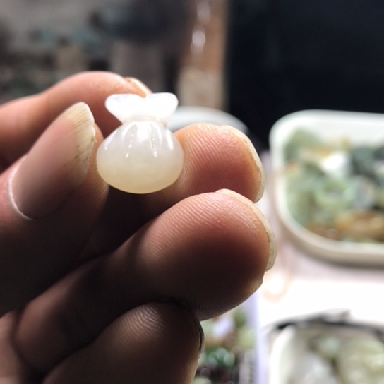 和田玉（糖玉）颈饰未镶嵌